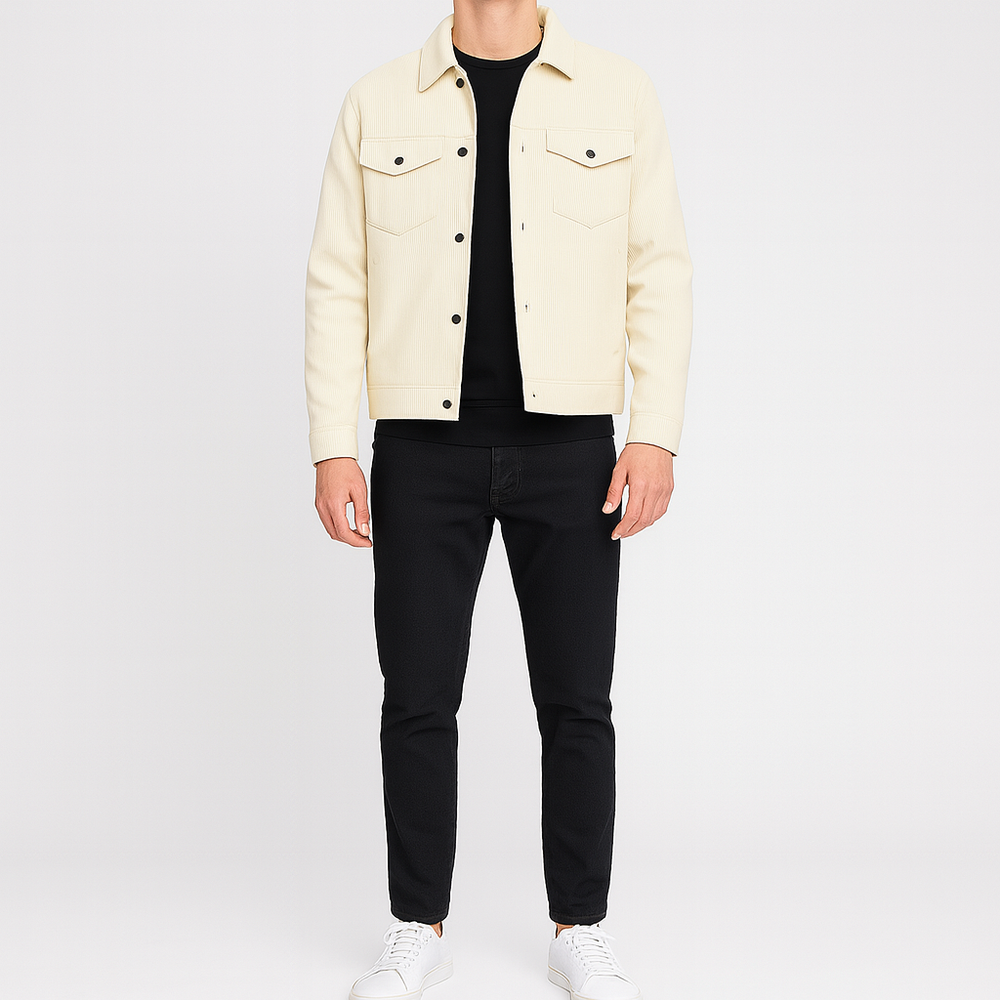 Men’s corduroy jacket with button-up front, chest flap pockets, and side pockets.