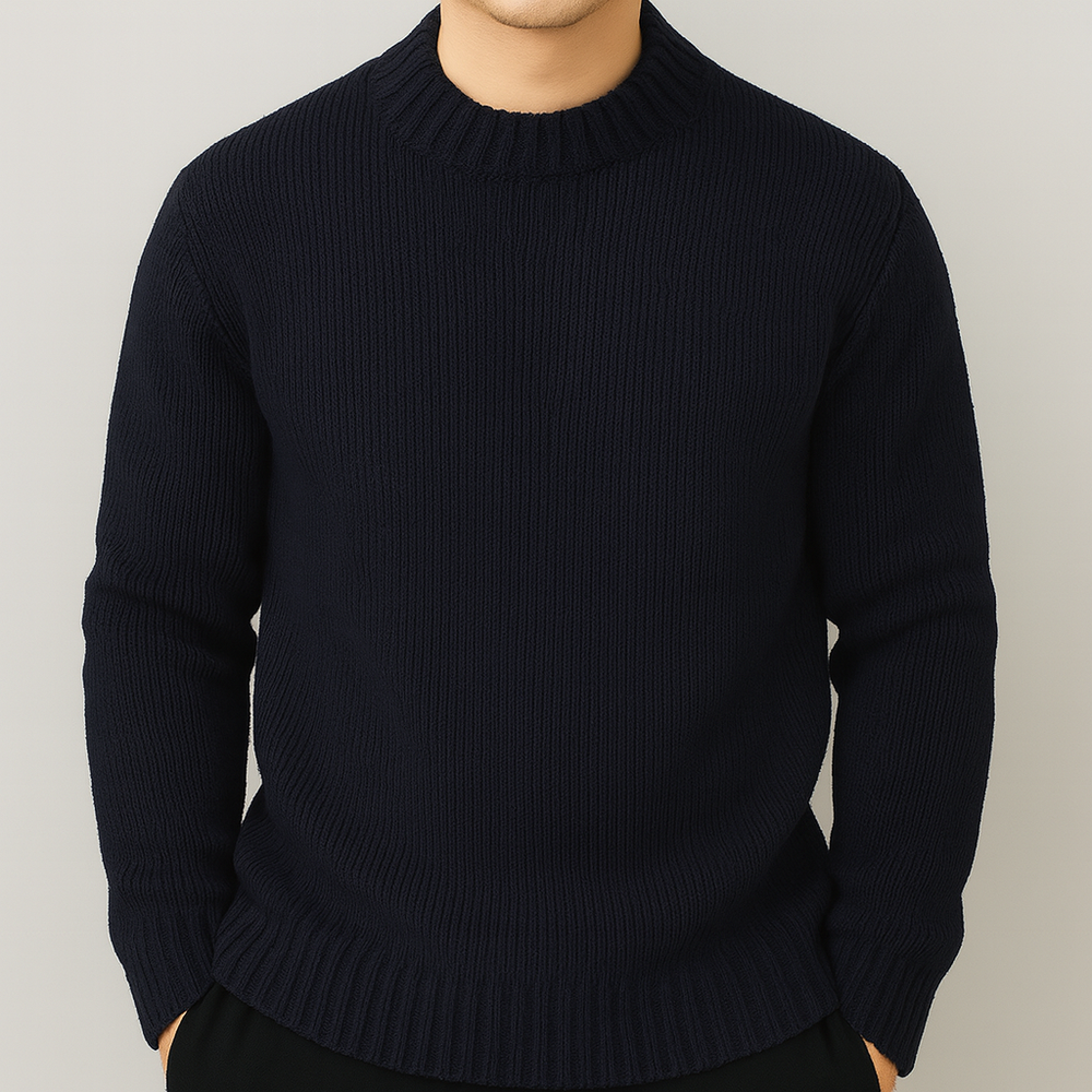 Loose-fit crewneck knit sweater.
